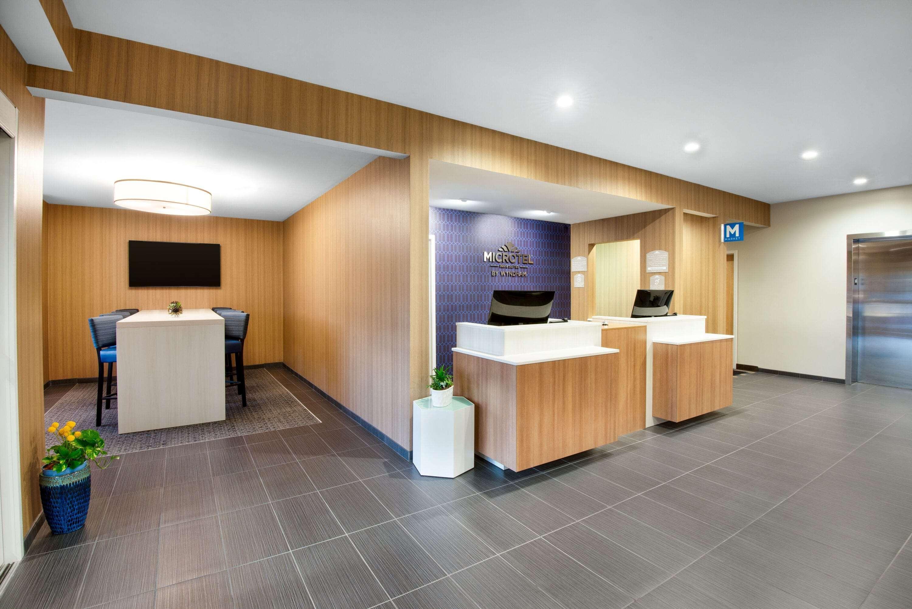 Microtel Inn & Suites By Wyndham Farmington Экстерьер фото