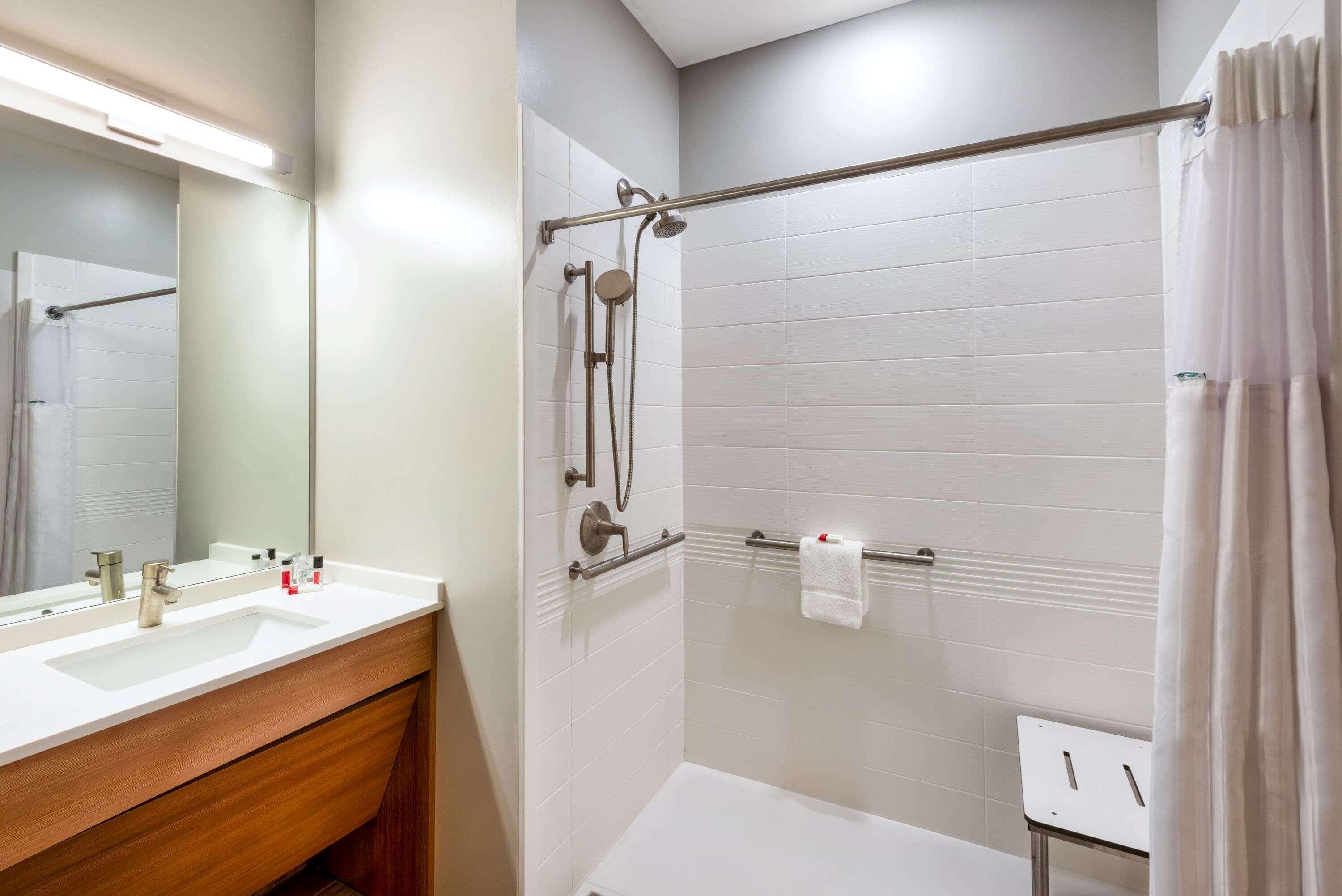 Microtel Inn & Suites By Wyndham Farmington Экстерьер фото